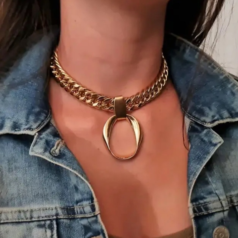 Gold Cuban Geometric Pendant Choker - Picture 5 of 6
